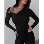 Блуза от трико с брошка Блуза от трико с брошка