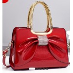 Лачена чанта Max Black Лачена чанта Max Black