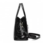 Лачена чанта Paris Лачена чанта Paris