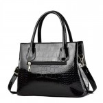 Лачена чанта Paris Лачена чанта Paris