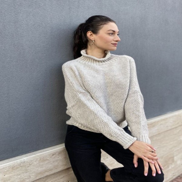 Дамски пуловер с прилеп ръкав