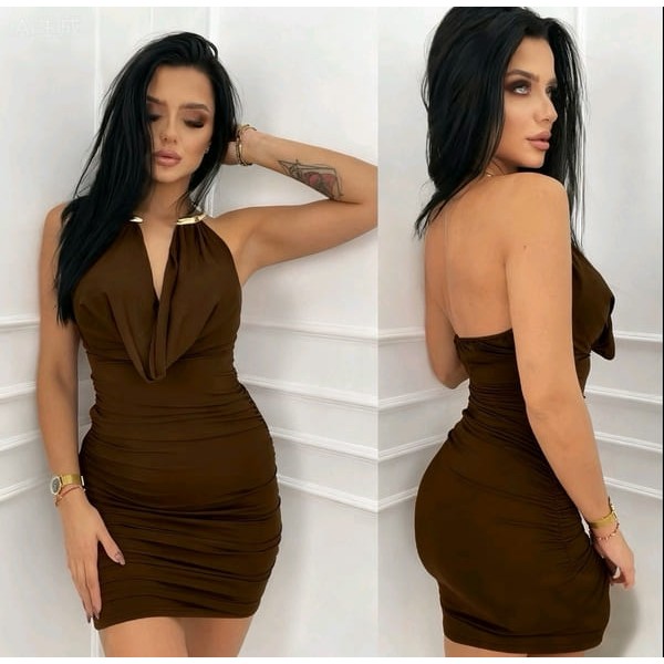 Права рокля за парти