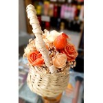 Букет от восъчни цветя в кошница