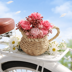 Букет от восъчни цветя в плетена кана