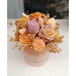 Букет соеви цветя в кръгла кутия