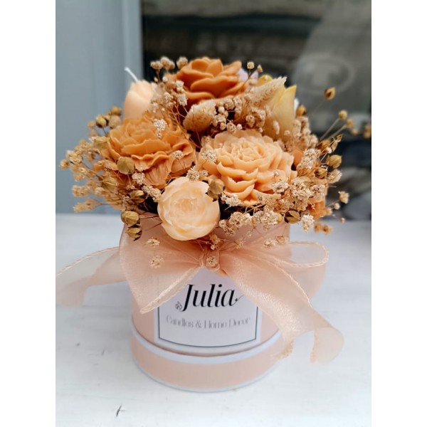 Букет соеви цветя в кръгла кутия