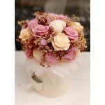 Букет восъчни цветя в кутия с чекмедже