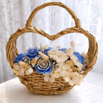 Кошница сърце със соеви цветя