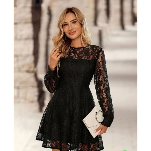 Дантелена черна рокля Дантелена черна рокля