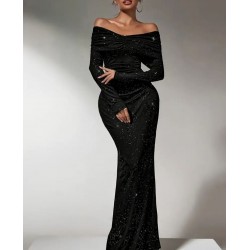 Вечерна рокля с отворени рамене