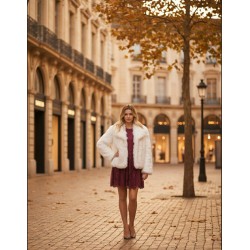 Късо еко палто