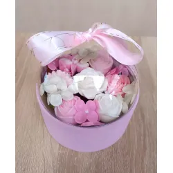 Букет от сапунени цветя в кутия