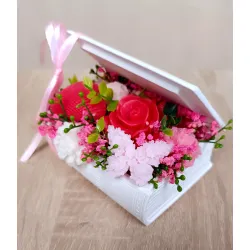 Букет за учител в книга