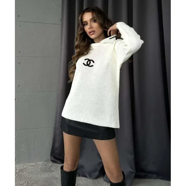 Дамски бял пуловер на Chanel Дамски бял пуловер на Chanel