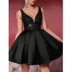 Черна сатенена рокля