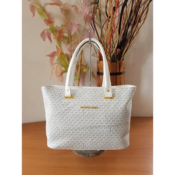 Лятна чанта Michael Kors Лятна чанта Michael Kors