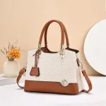 Дамска чанта Keya Beige