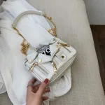 Лачена чантичка Black Jacket