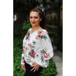Бяла блузка на цветя Бяла блузка на цветя