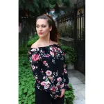 Блузка на цветя черна