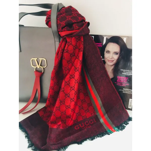 Елегантен шал на GUCCI