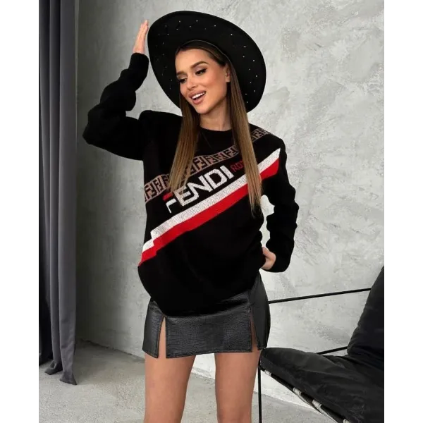 Дамски блузон на Fendi Дамски блузон на Fendi